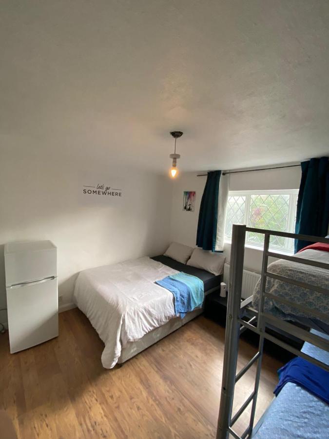 Private Room In Лондон Экстерьер фото